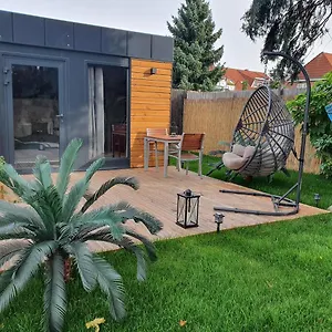 Lane Tiny Homes, Nahe Messe Apartment